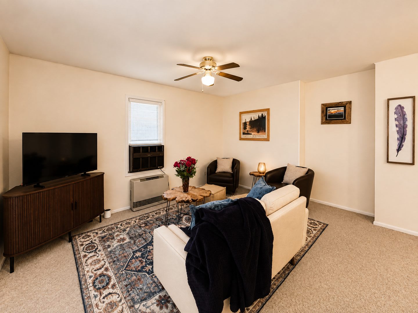 Charming Downtown Historic Fully Furnished Rental – photo 3