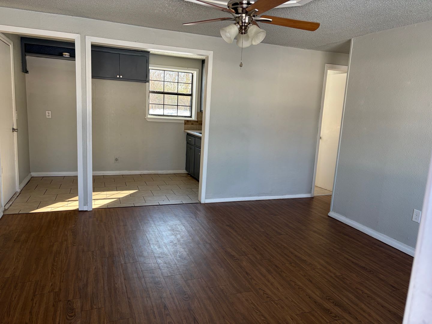 2 Bed 1 Bath Stone Home in Del City – photo 2