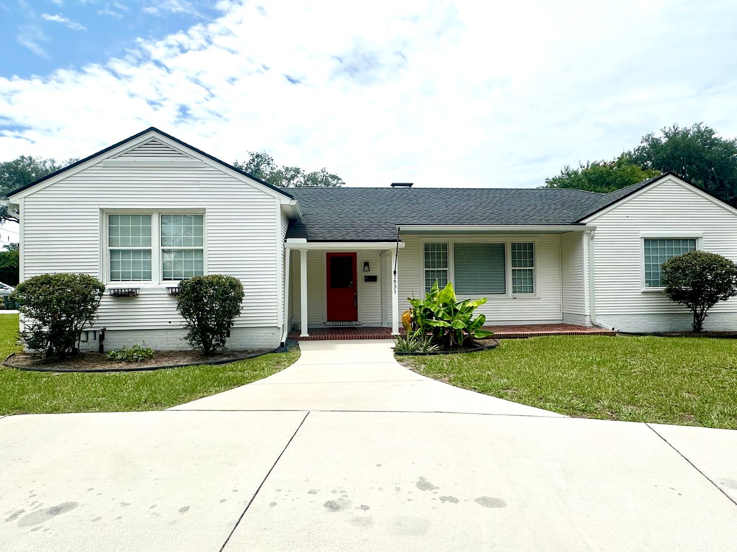 Mid Century Modern Gem – photo 1
