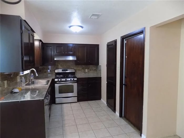 8402 Leesburg Circle – photo 4
