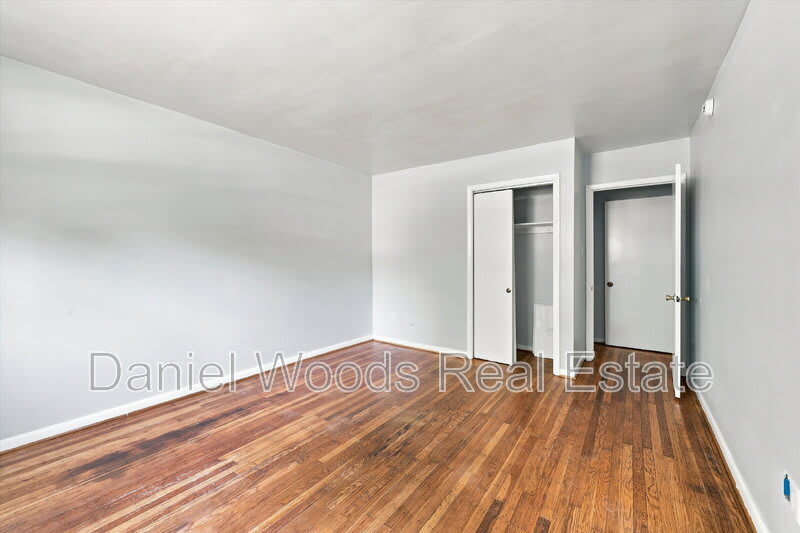 922 Booth St – photo 3