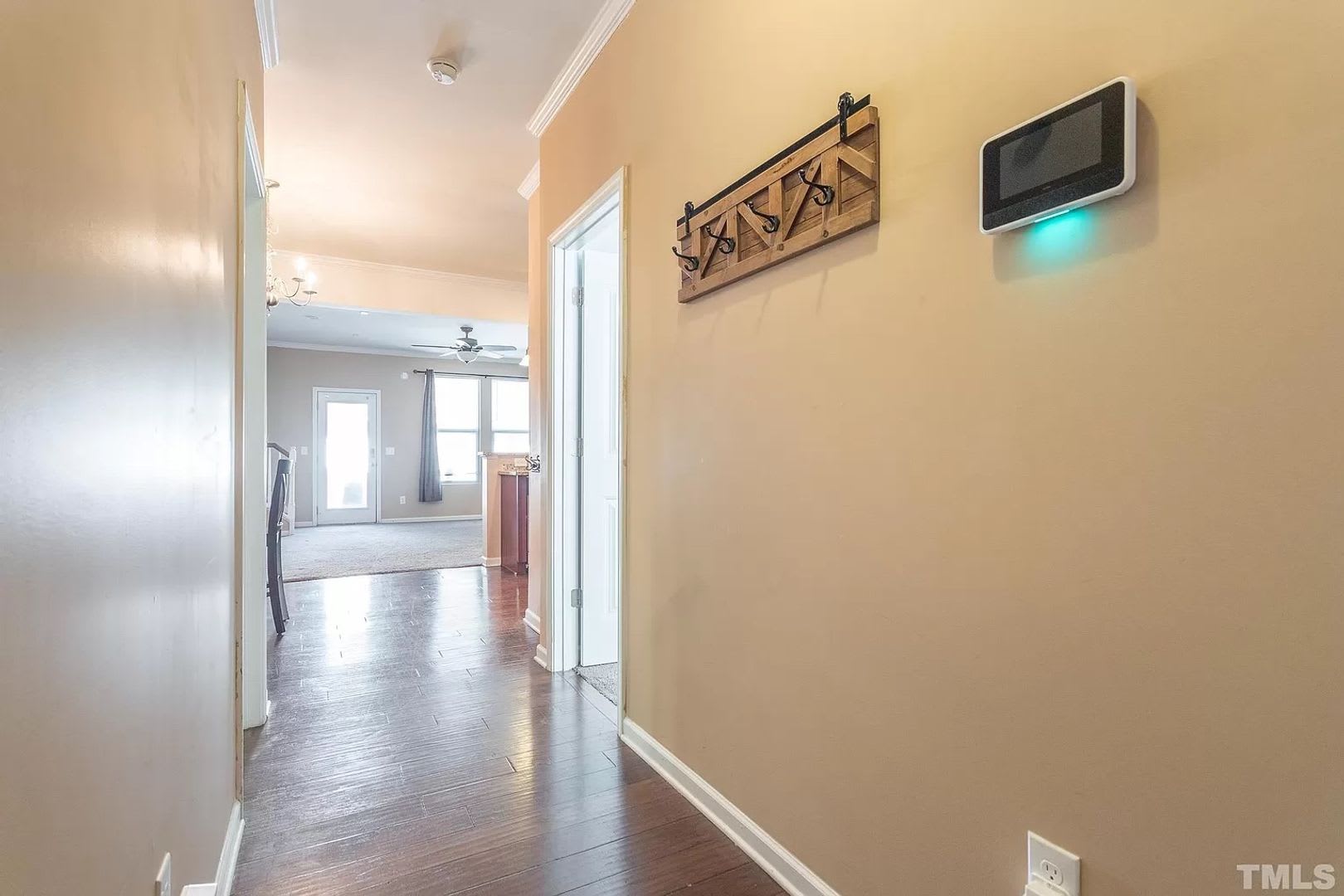Room in 4 Bedroom Home at Warm Springs Ln – photo 5