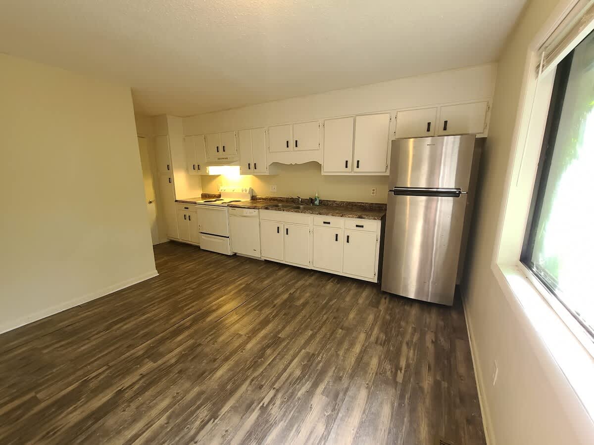 612 Platinum Street – photo 5