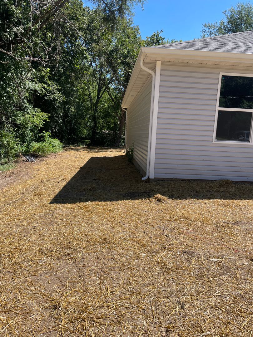 3 bed 2 bath 1 Carport $995/month – photo 3