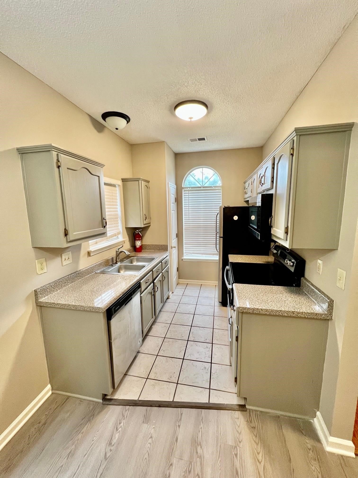 6766 Whitten Pine Dr – photo 2