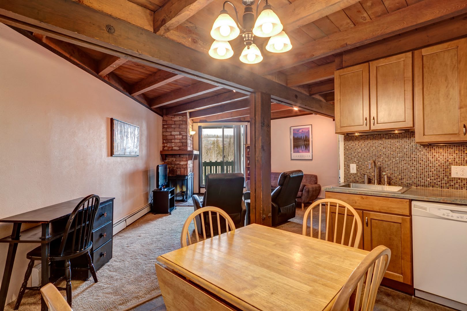 Price Reduced Silverthorne 2Br At Treehouse Year Lease Over 400 In Utilities Included – photo 2