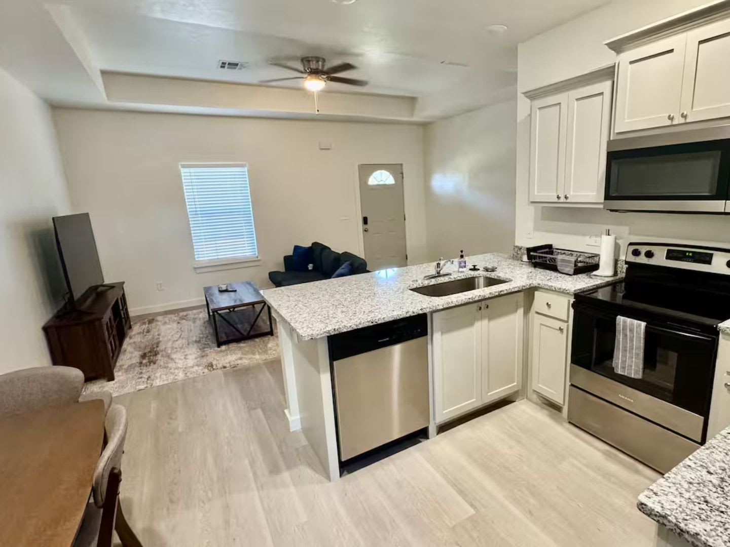 Brand New 2Br 2Ba Home Fully Furnished All Utilities Included – photo 2