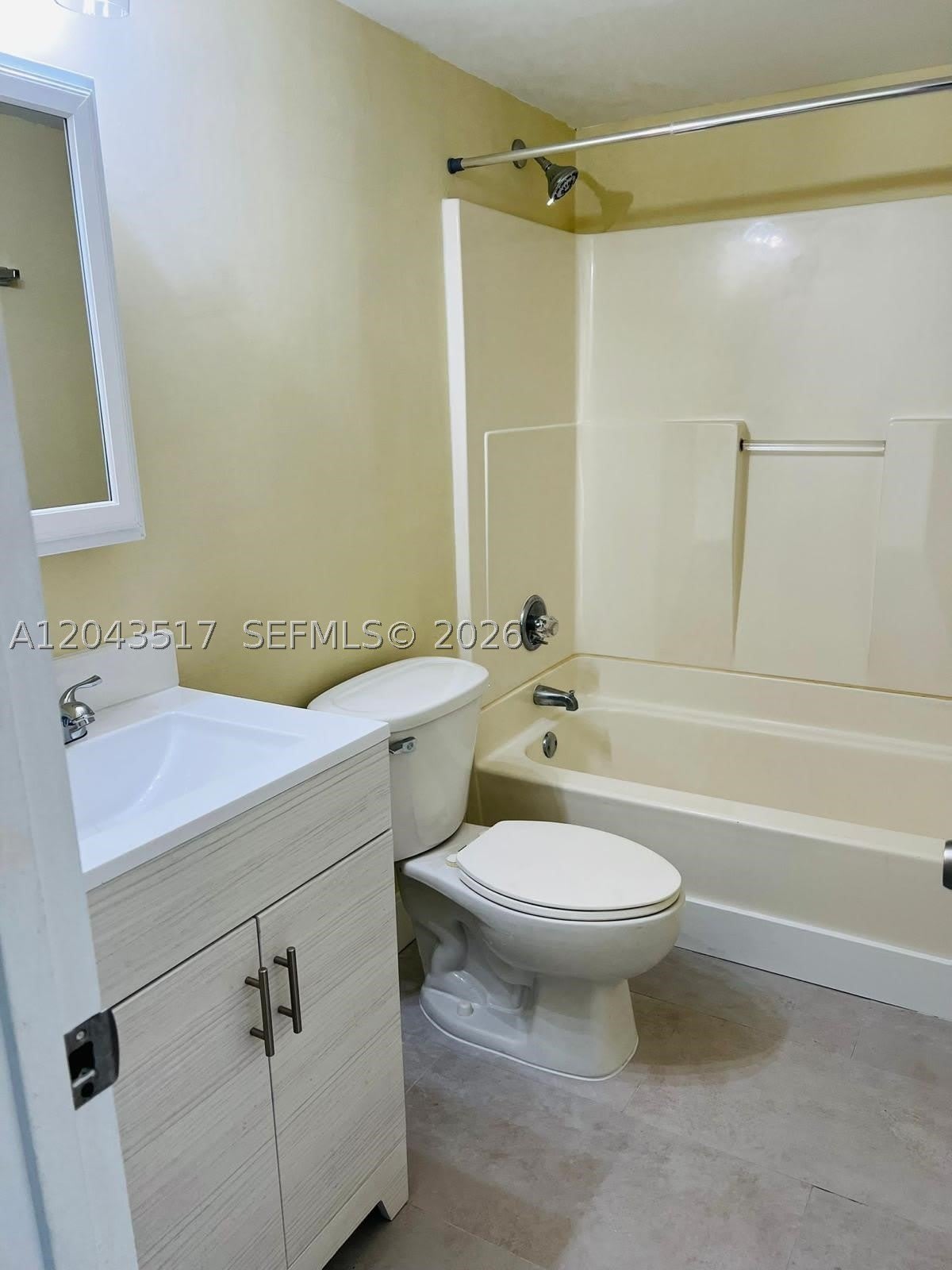 2301 NE 6th Ave – photo 3