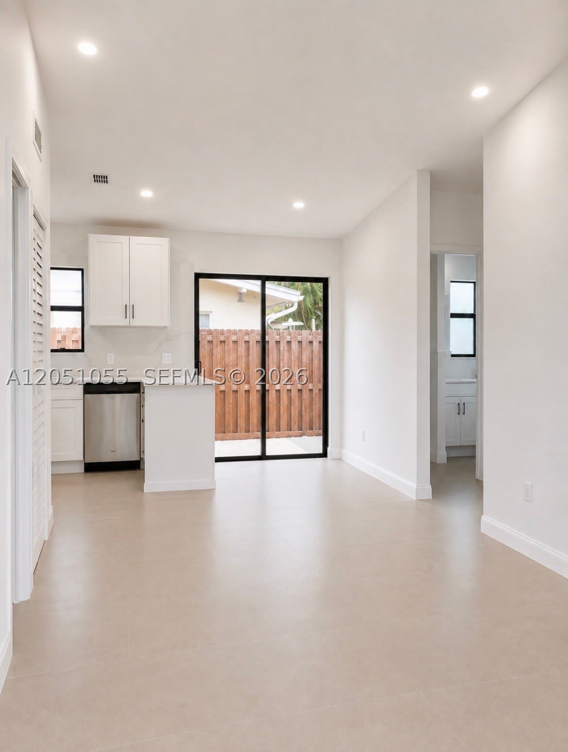 1010 NE 16th St – photo 2