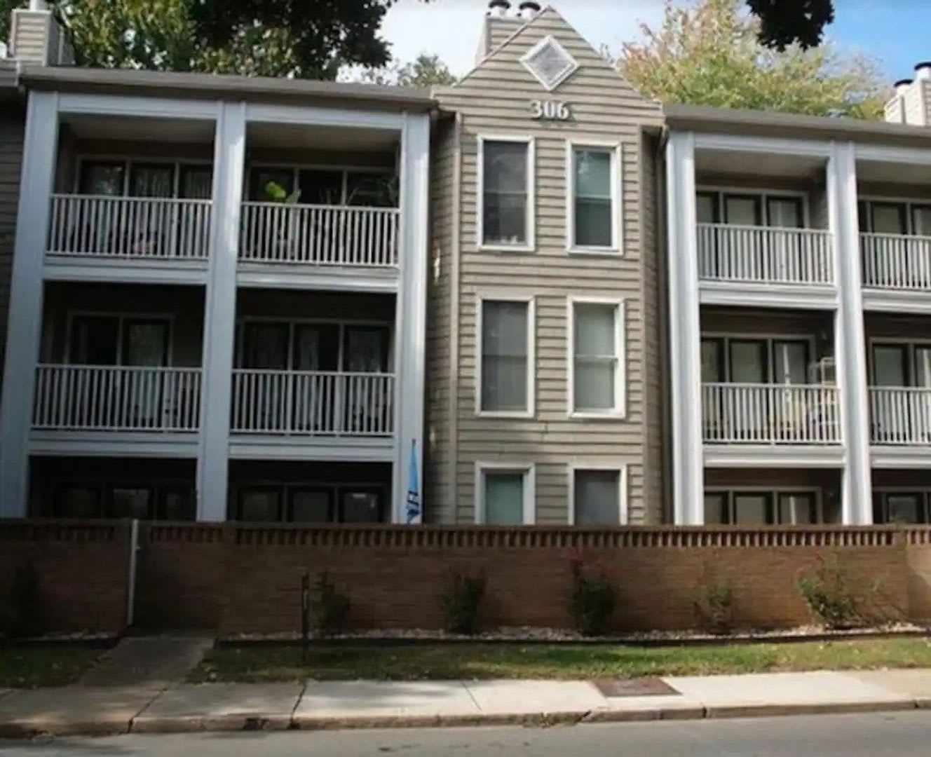 Pristine Condo located in Cedar Street Commons! – photo 1