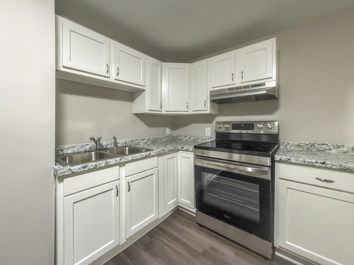 3909 West Broadway – photo 2