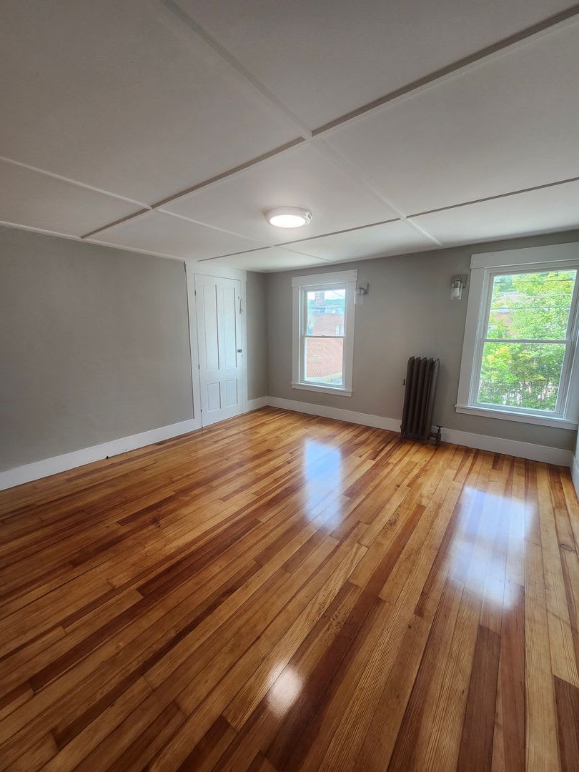 Second floor newly renovated 2 bedroom apartment – photo 4