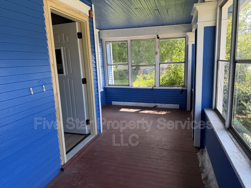 229 W Allen St – photo 3