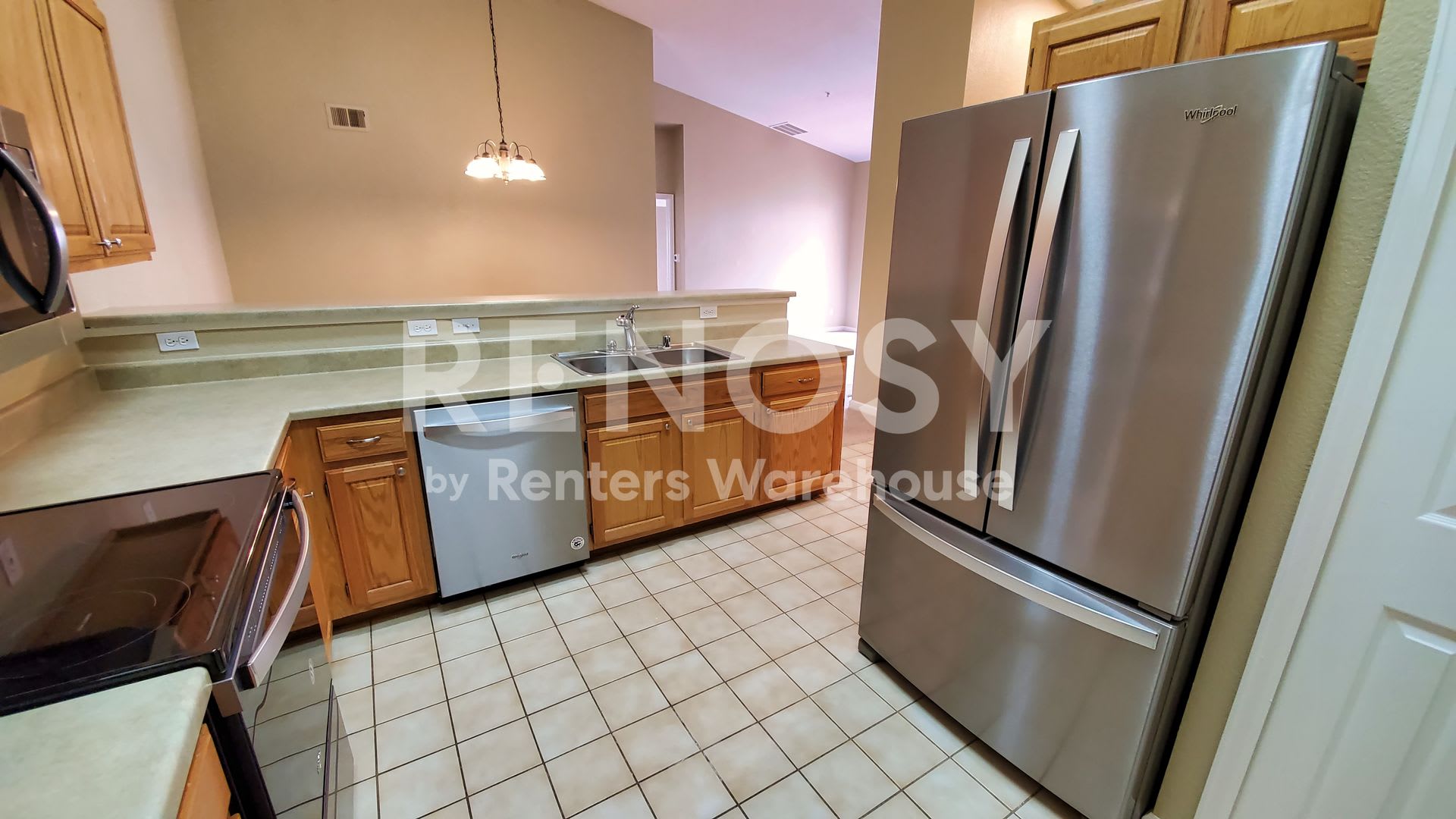 Available August 2026 2 Bedroom Office Penthouse Condo New Paint Carpet Whirlpool Appliances Plus Garage – photo 5