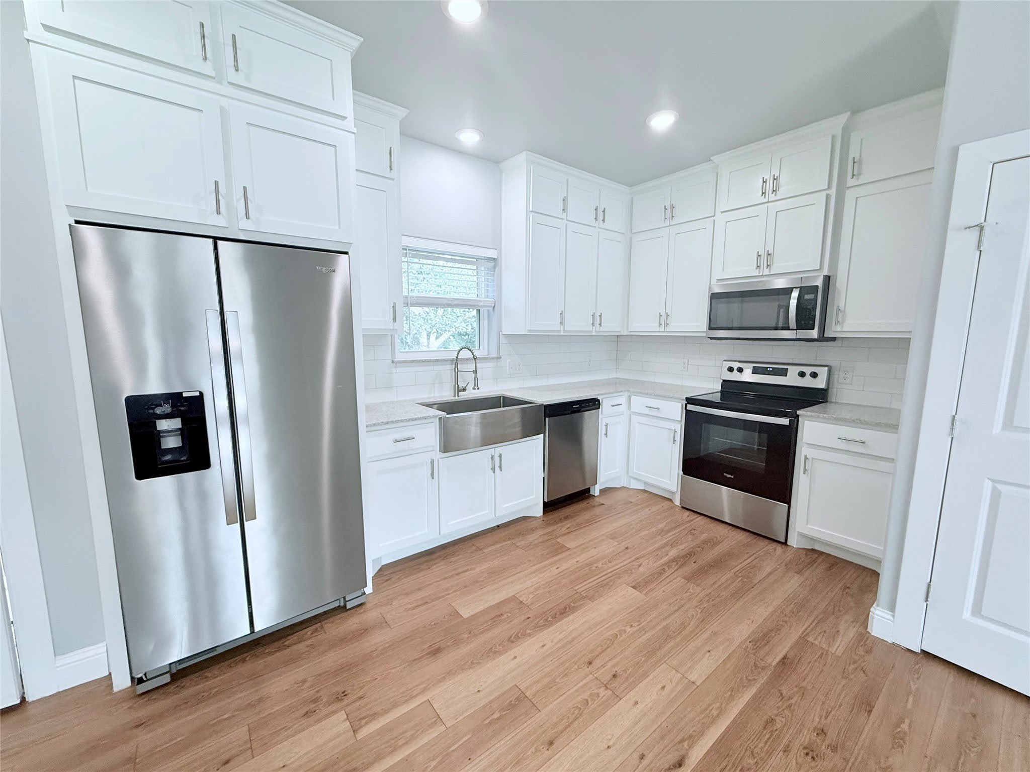 986 S 6th Avenue – photo 4