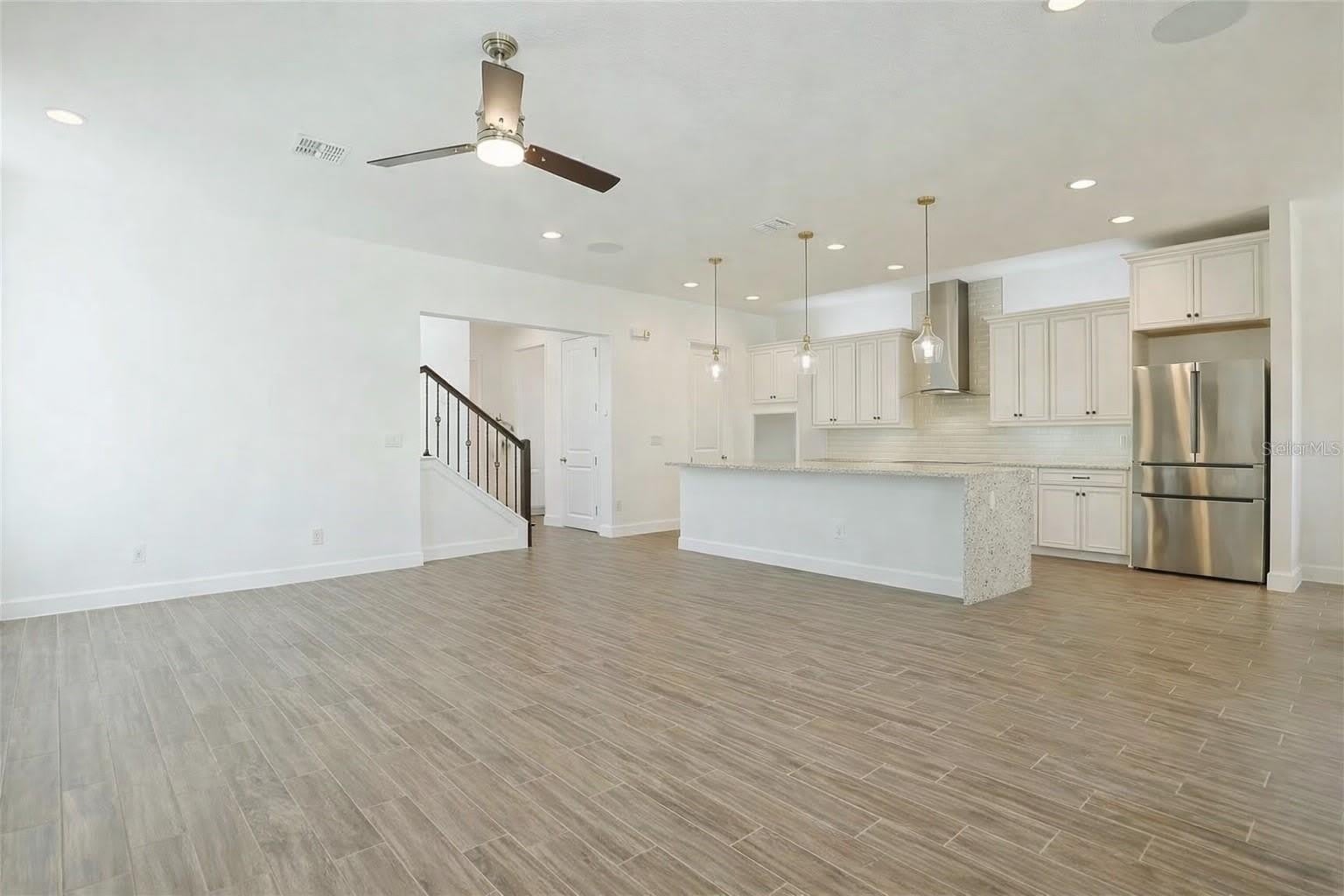 7038 ARNOLDSON Street – photo 4