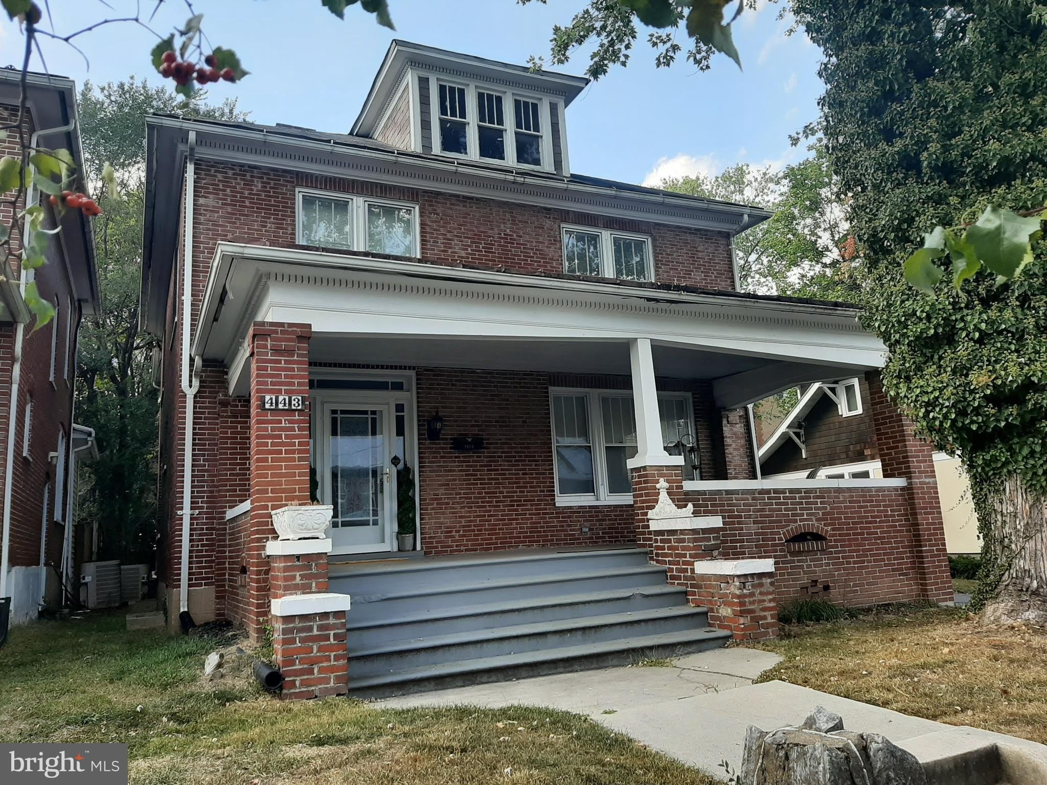443 N LOUDOUN Street – photo 1