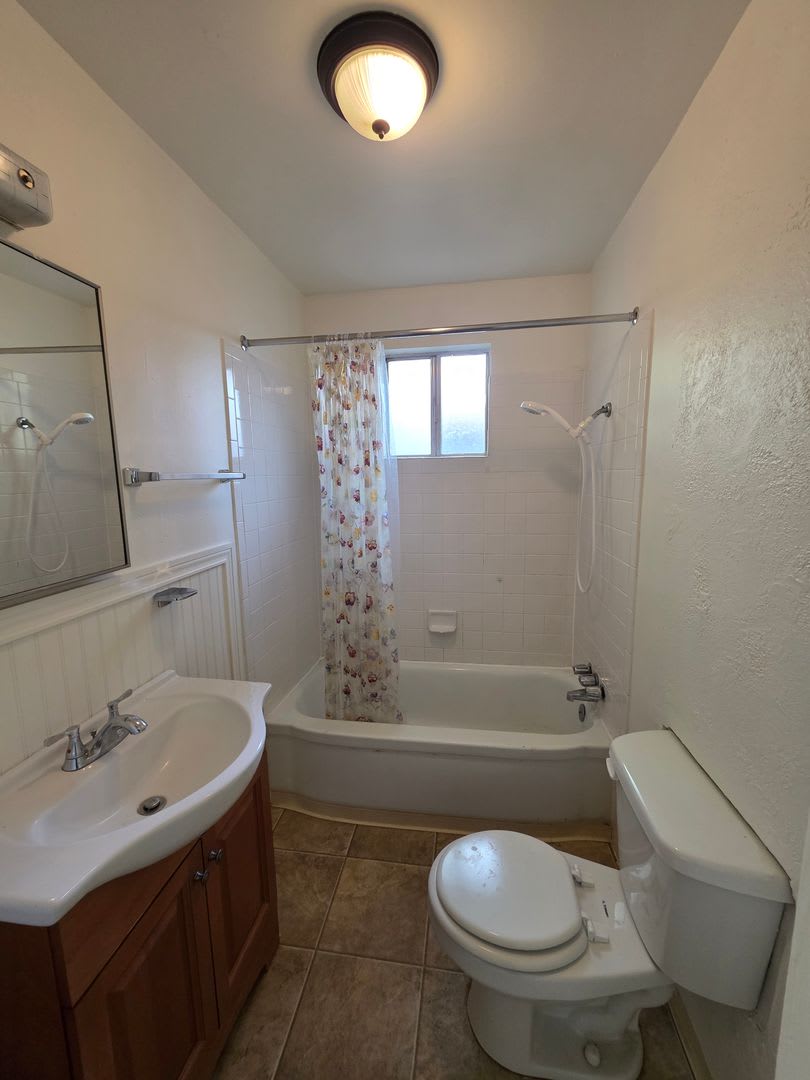 Cozy 2 Bed, 1 Bath Home in Grants Pass – photo 5