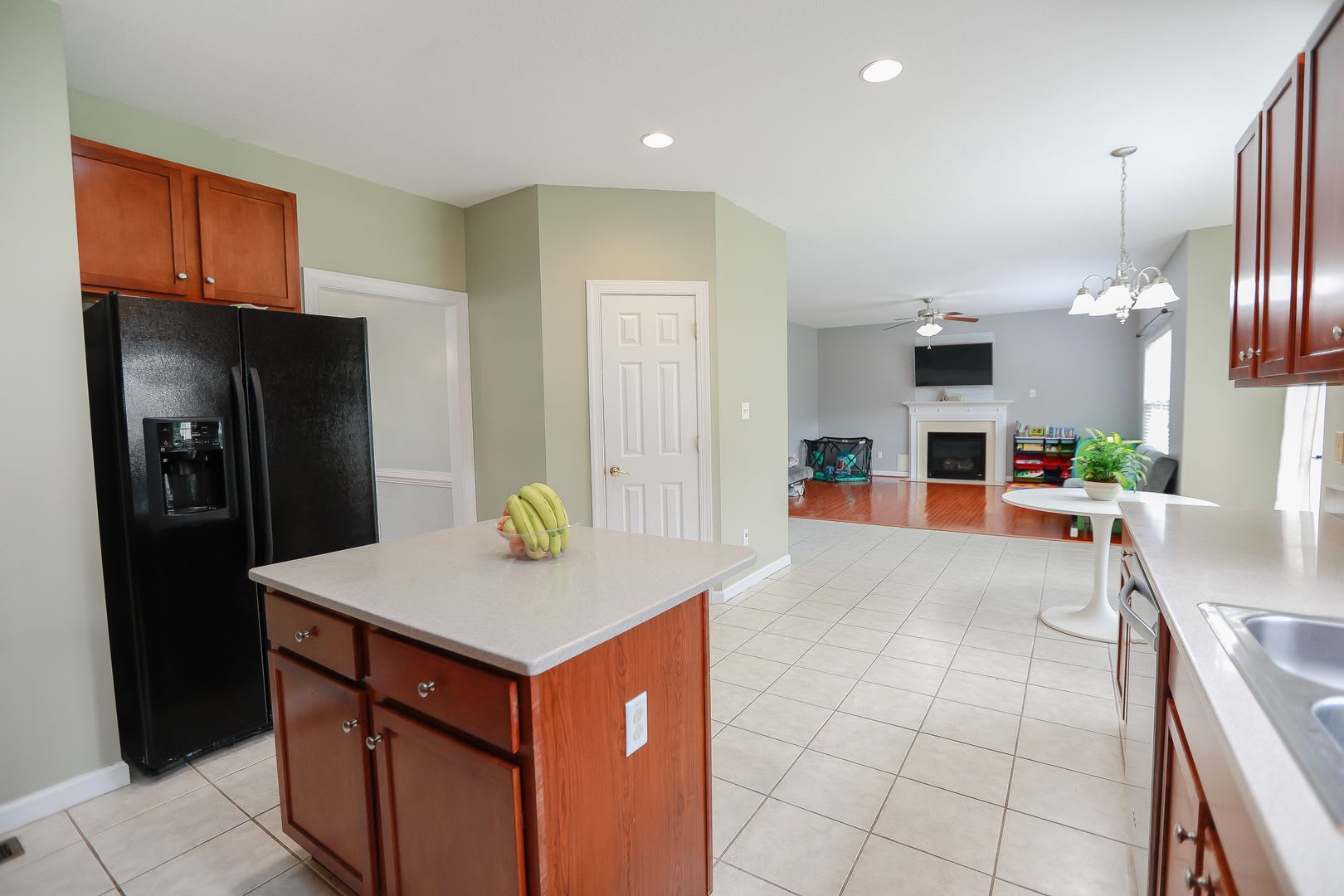 Gorgeous 4 Bedroom Home For Rent in Chesapeake! – photo 4