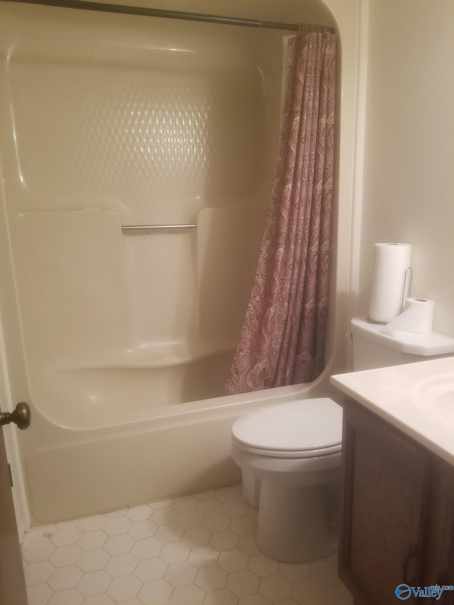1300 Julia Street – photo 5