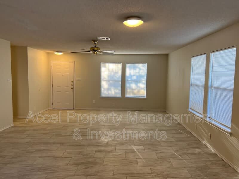 5408 N. 35th St. – photo 2