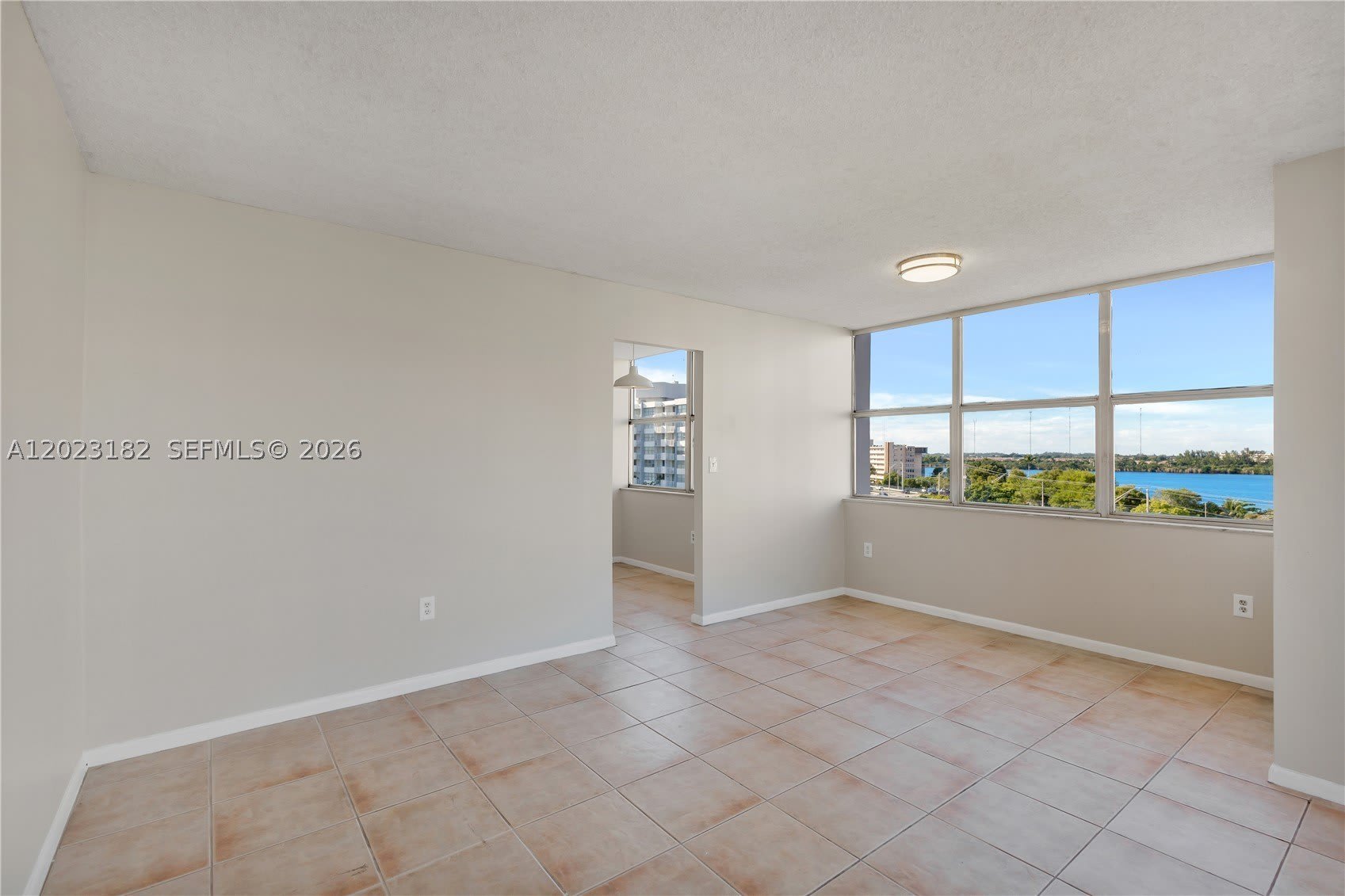 1300 NE Miami Gardens Dr – photo 4
