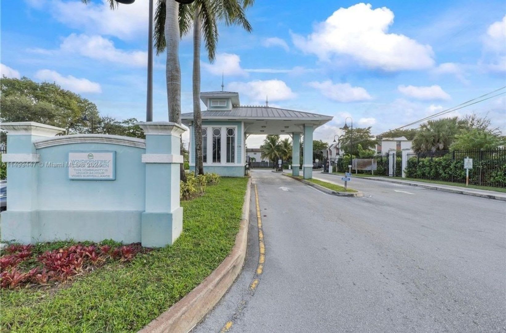 Spacious 3BR Condo in Fort Lauderdale – photo 2