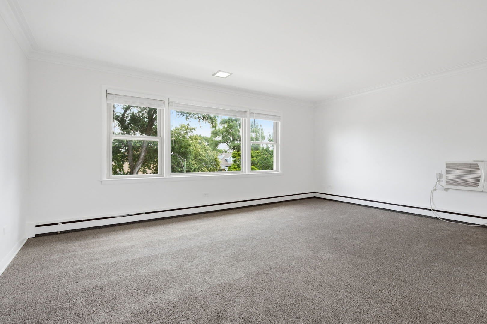 2726 N Nordica Avenue – photo 3
