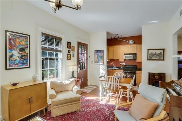 1122 Felicity Street – photo 3