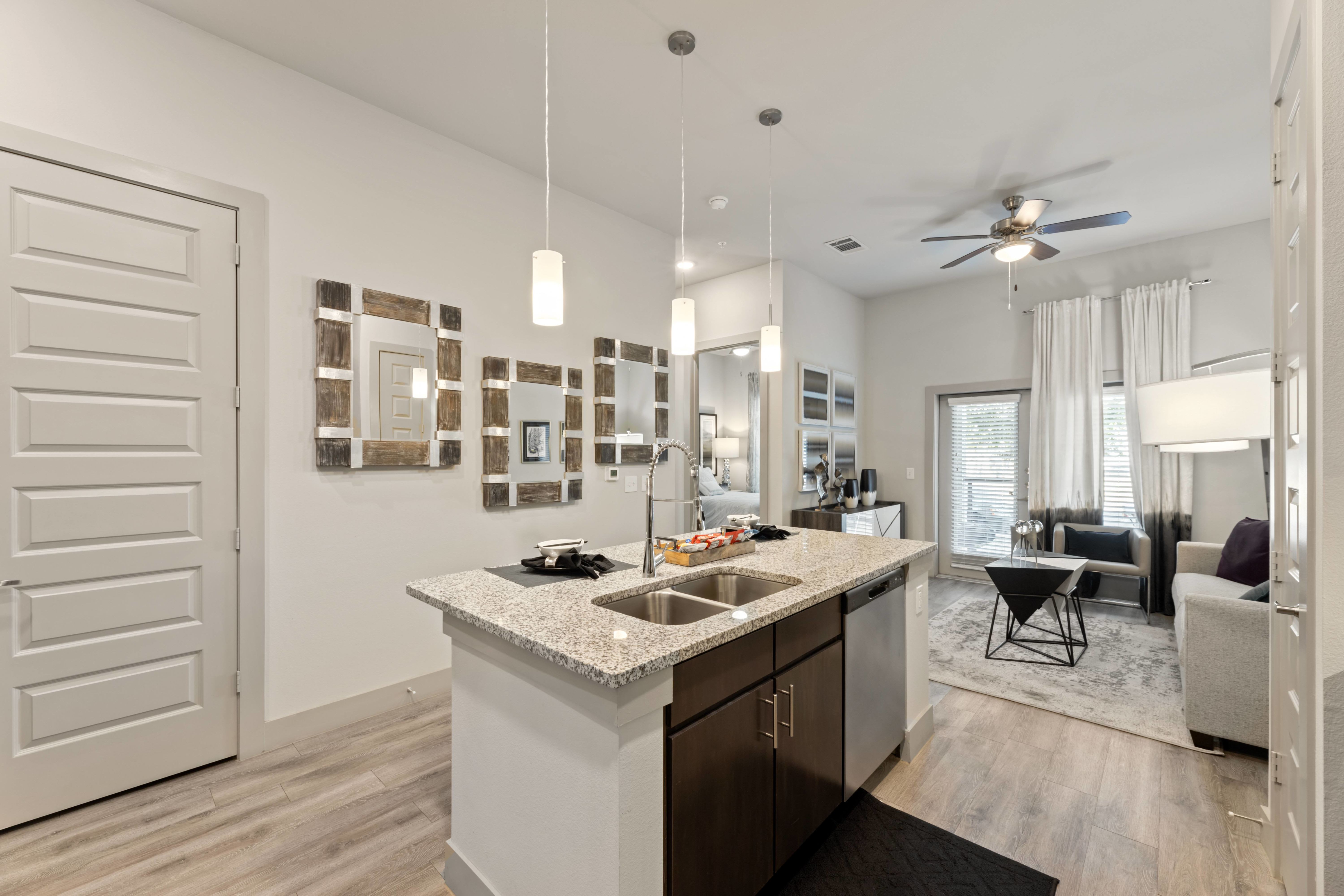 Rocklyn At Samuels Ave – photo 4