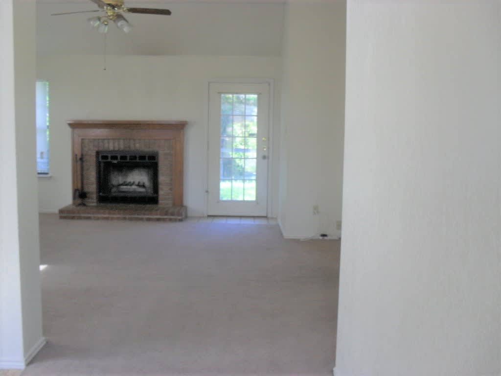 412 Texas St – photo 3
