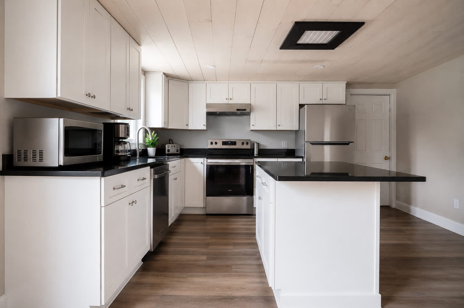 184 Elm Street – photo 3