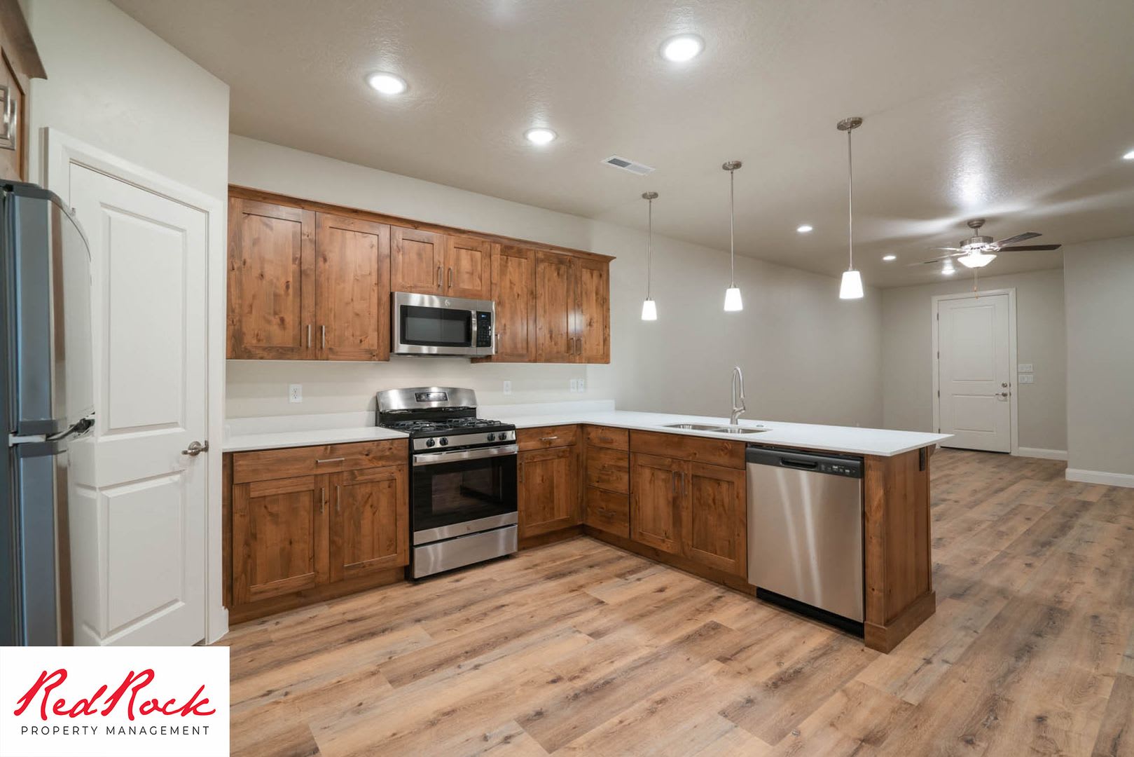 Big Space, Great Place! 4 Bedroom Townhome in Hurricane Heights – photo 2