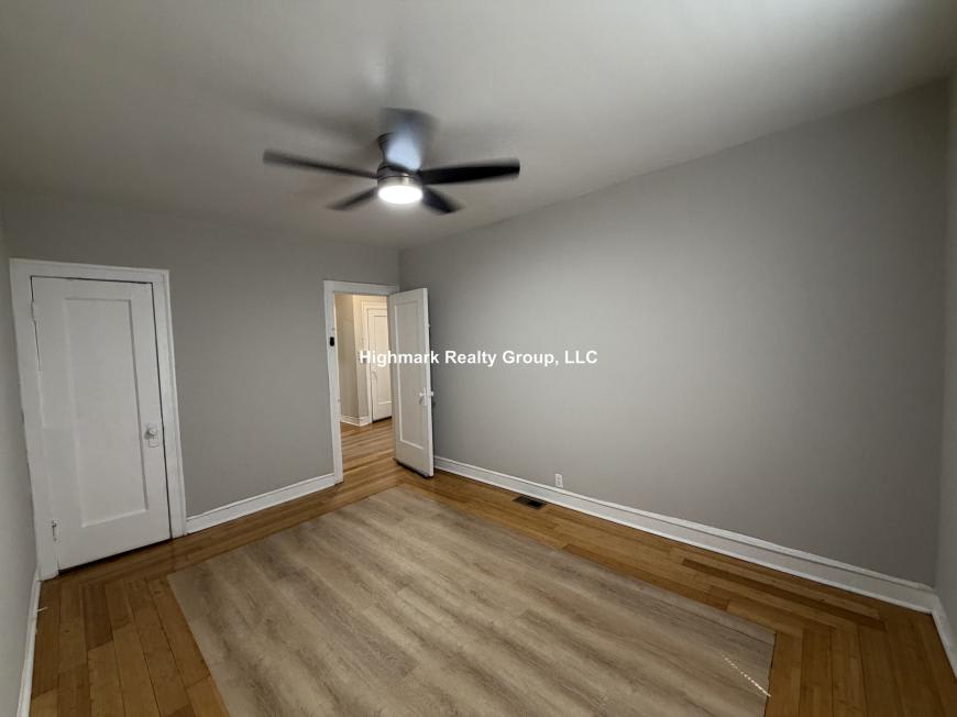 6304 North Oakley Ave – photo 3