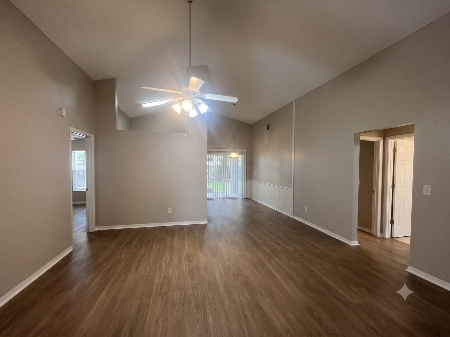 Recently Renovated 3 Bed 2 Bath Home for Rent in Apopka, FL! Move in August 10th – photo 4