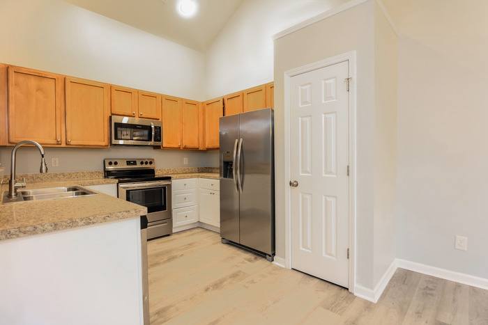 4709 Farm Lake Drive – photo 5