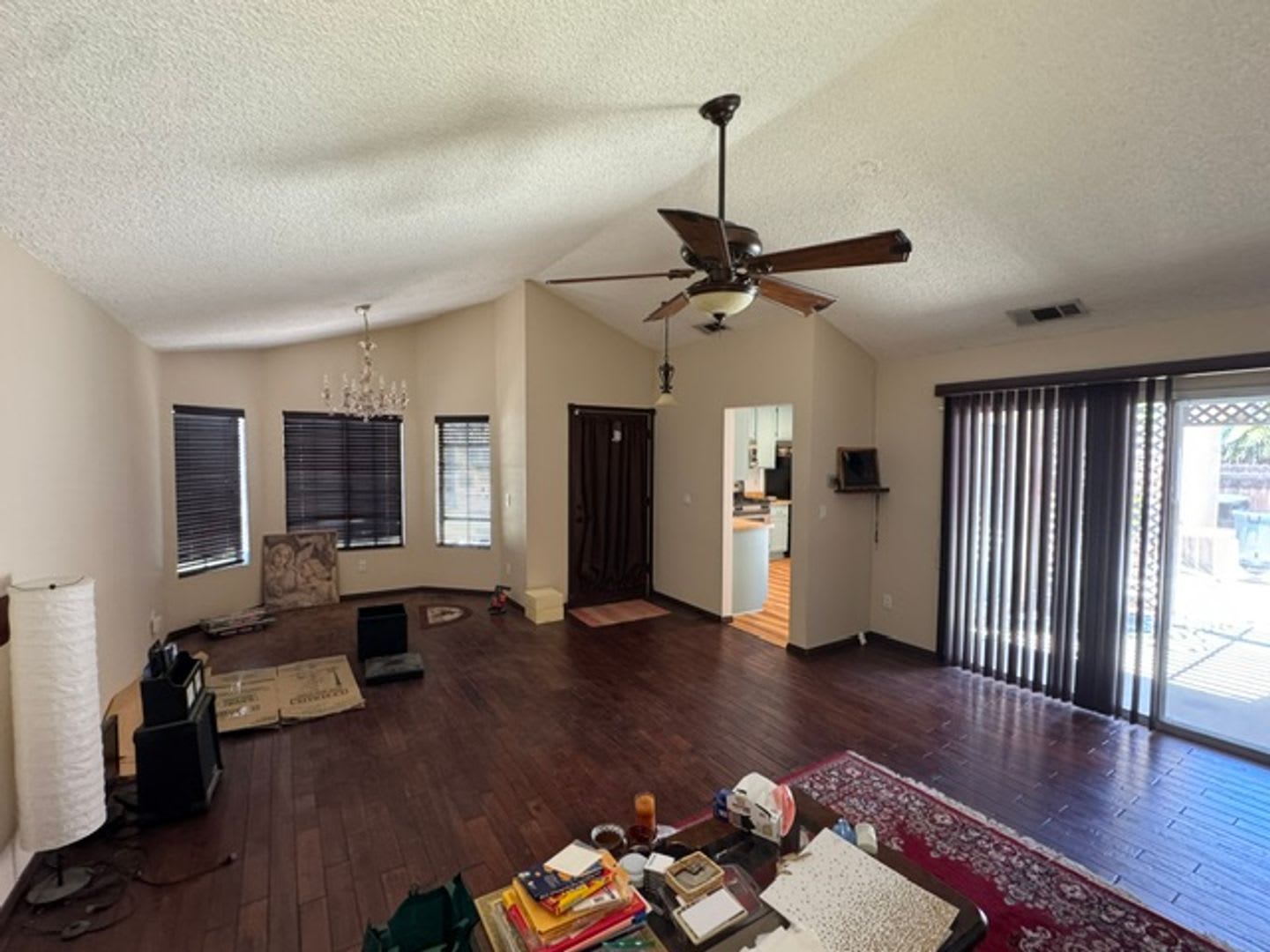 Pool home for rent in Corona – photo 4