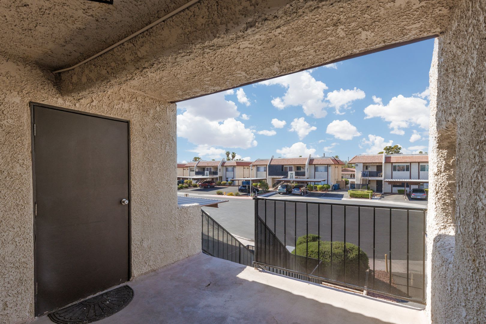 2 Bed / 2 Bath Near UNLV – Upstairs Unit – photo 3