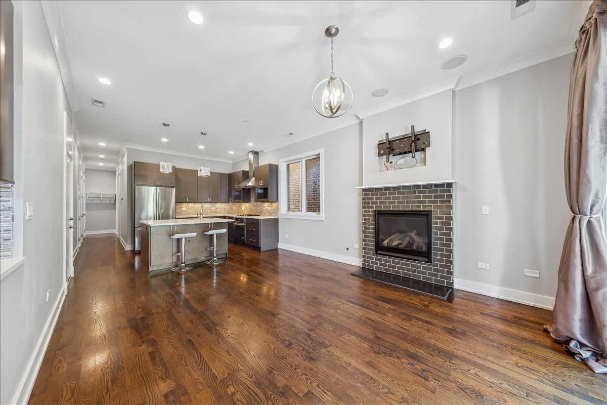 3541 N Sheffield Ave – photo 4