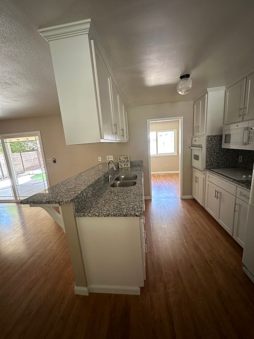 3 Bedroom with Pool! – photo 3