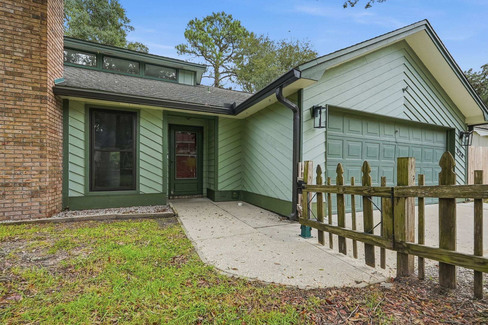 Conveniently Located Home with Private Backyard & Spacious Floor Plan! – photo 4