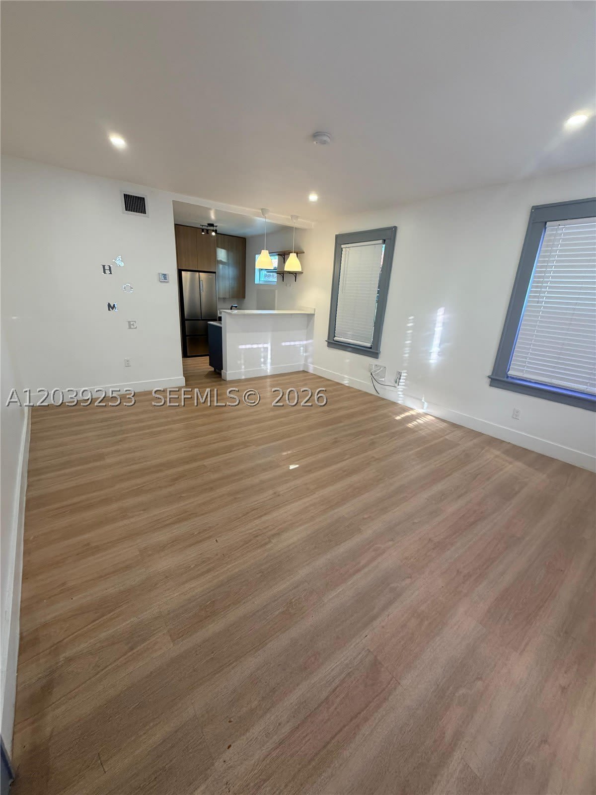 453 NW 25th Ct – photo 4