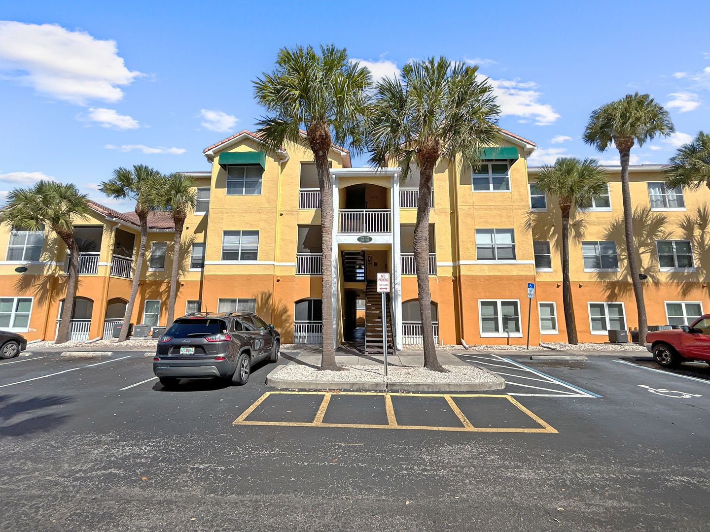 Amazing Furnished or Unfurnished 2-Bedroom Condo in Seminole – less than 2 miles from the Beach! – photo 1