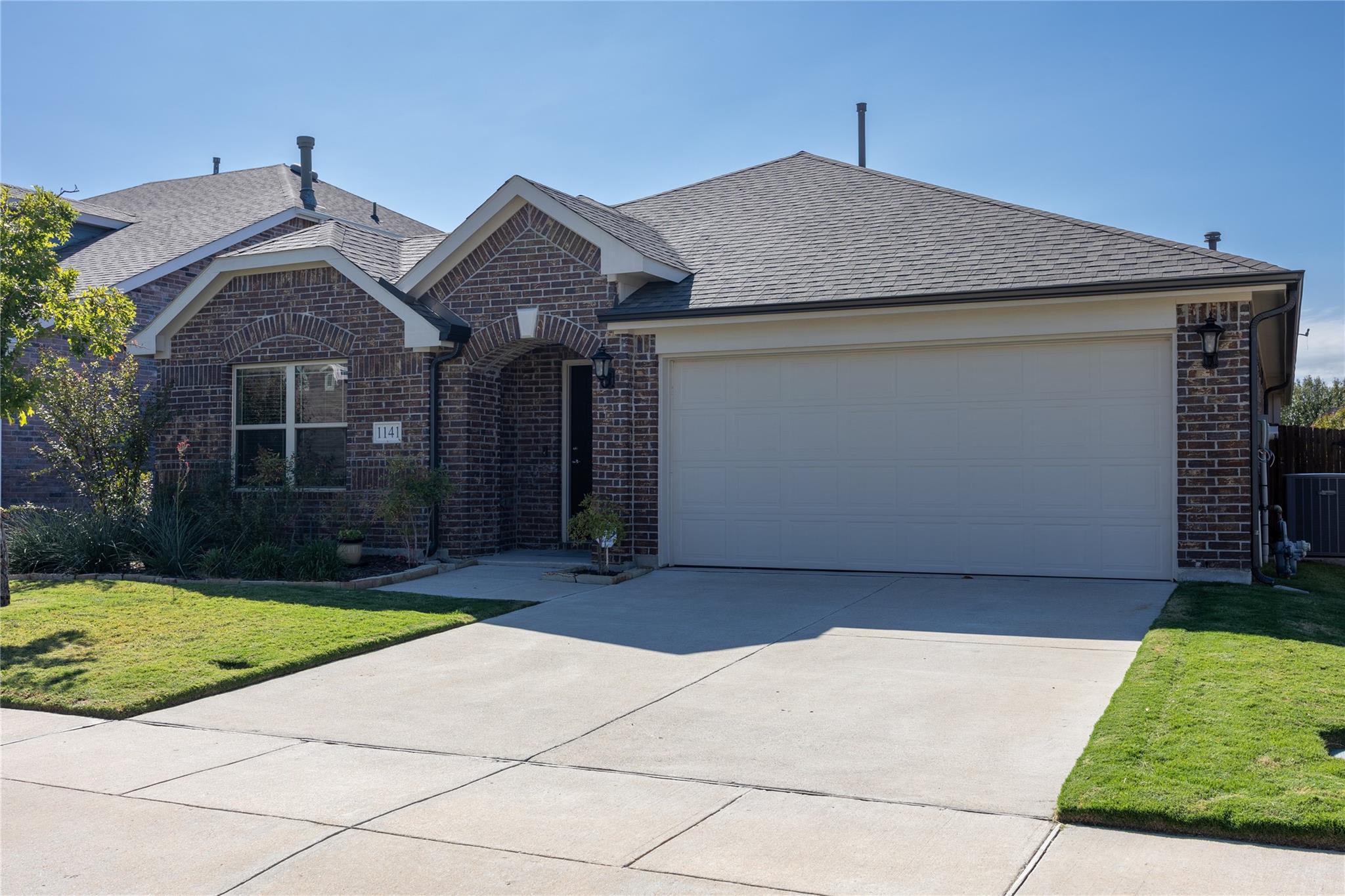 1141 Kingston Ct – photo 2