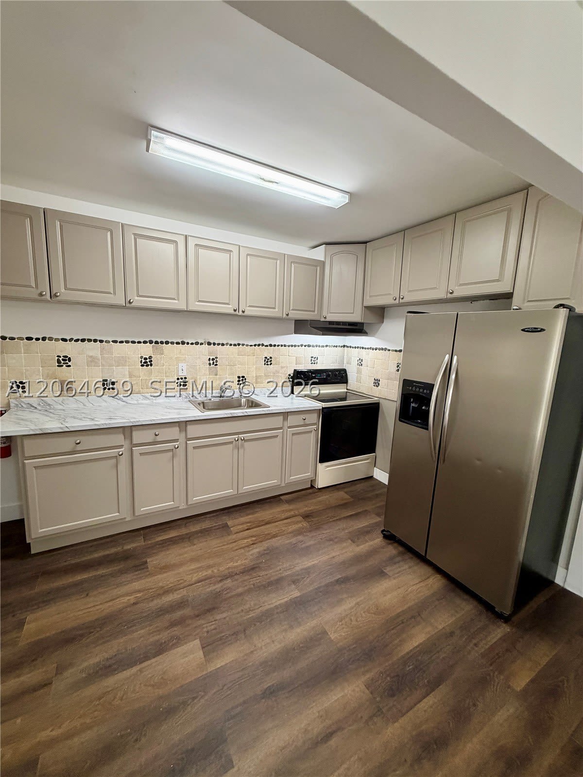 1200 NW 37th Ave – photo 3