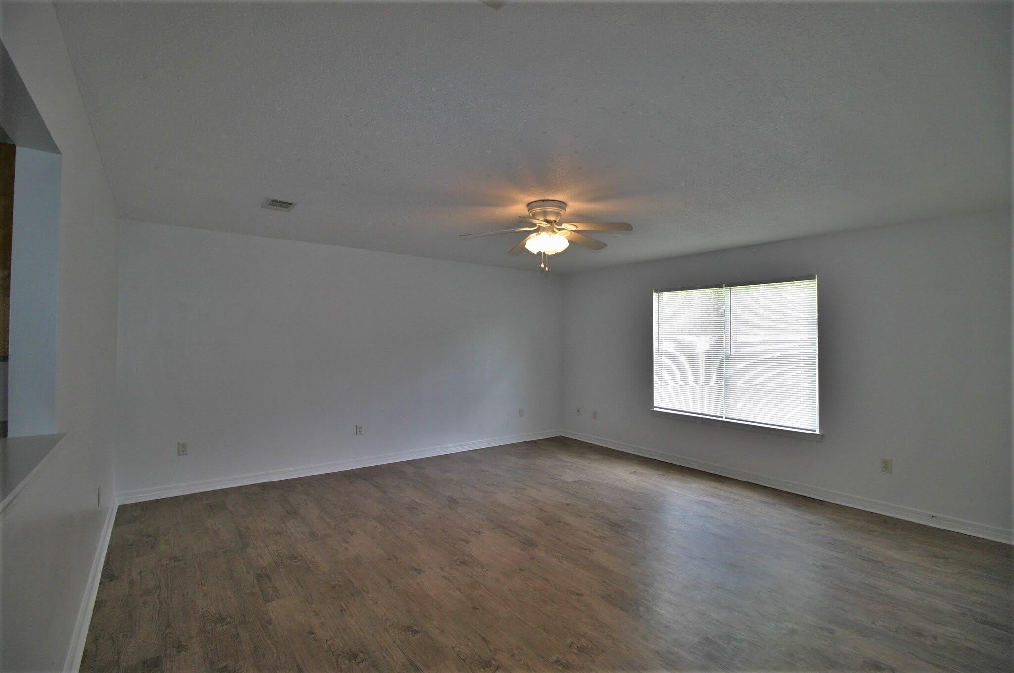 552 Brock Avenue – photo 4