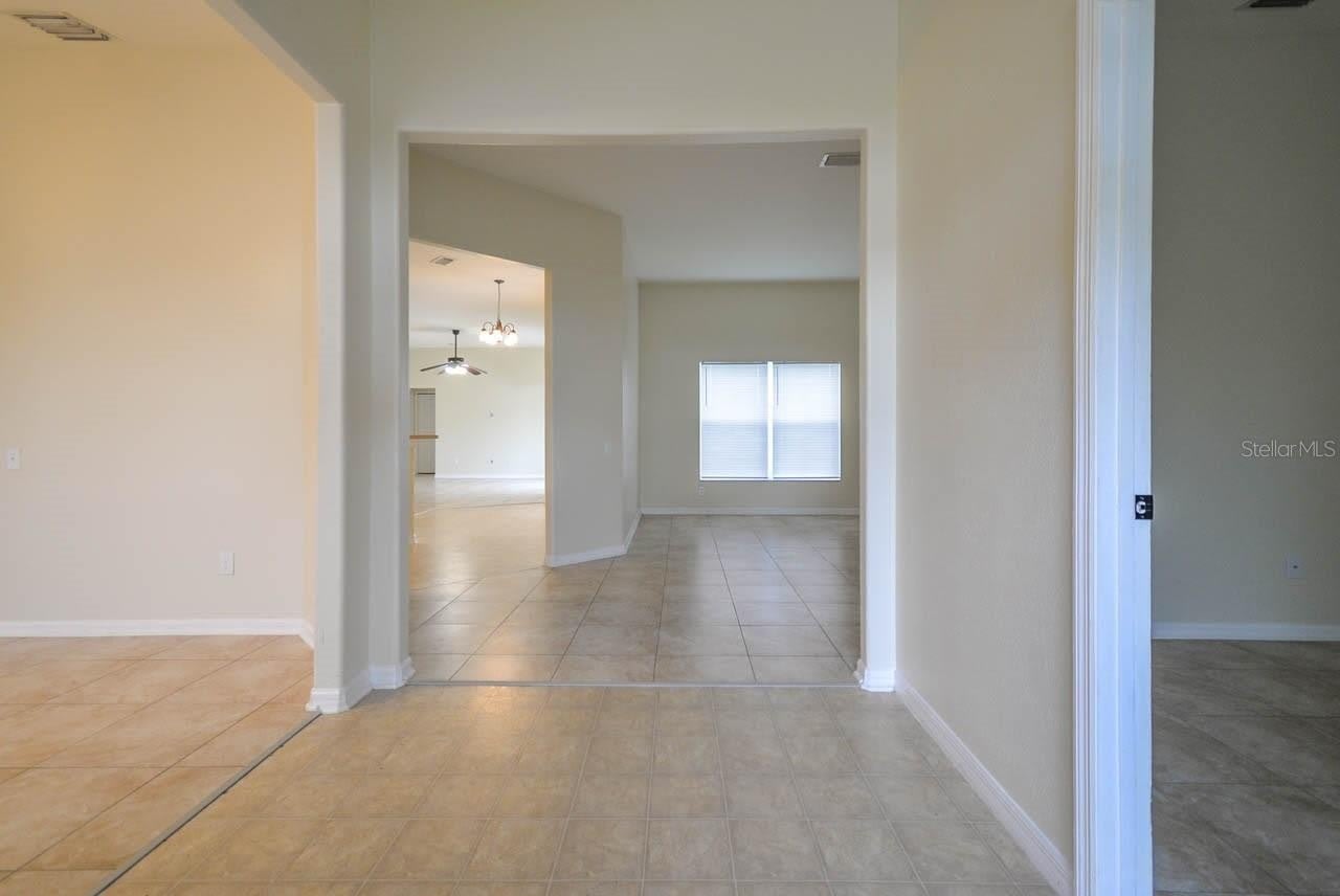 1607 AVONDALE RIDGE Drive – photo 2