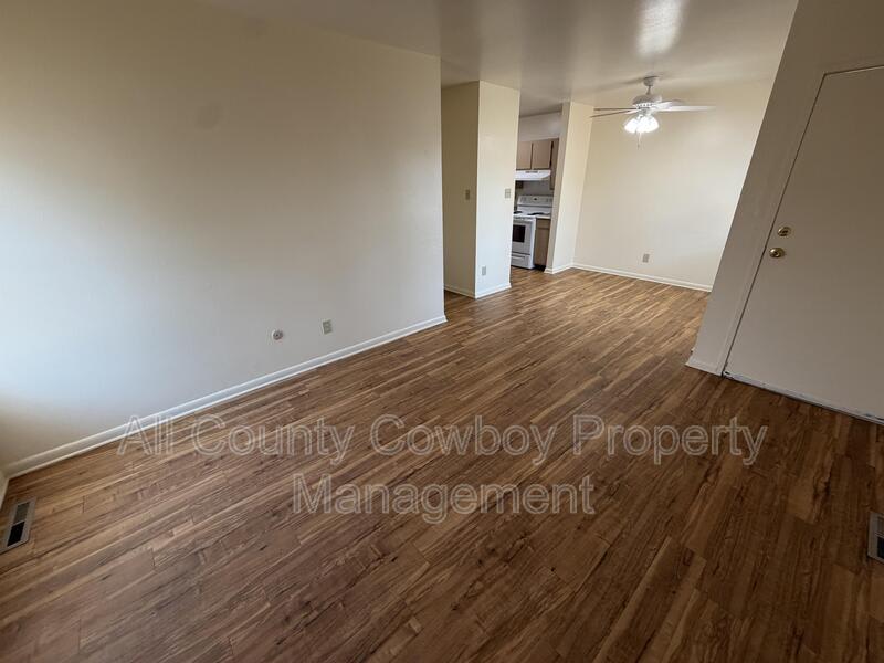 140 S Cribbon Ave – photo 4