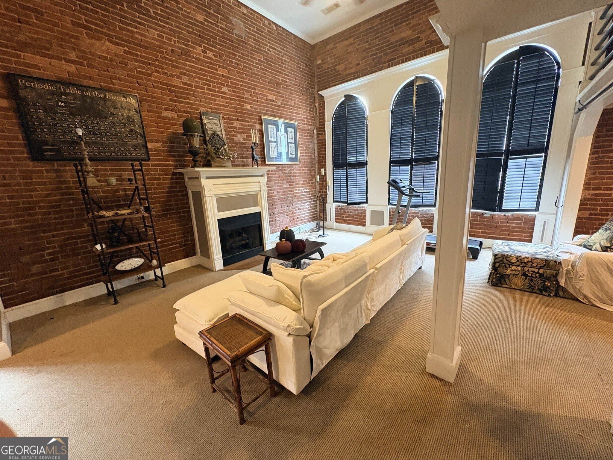 102 N Hill Street – photo 3