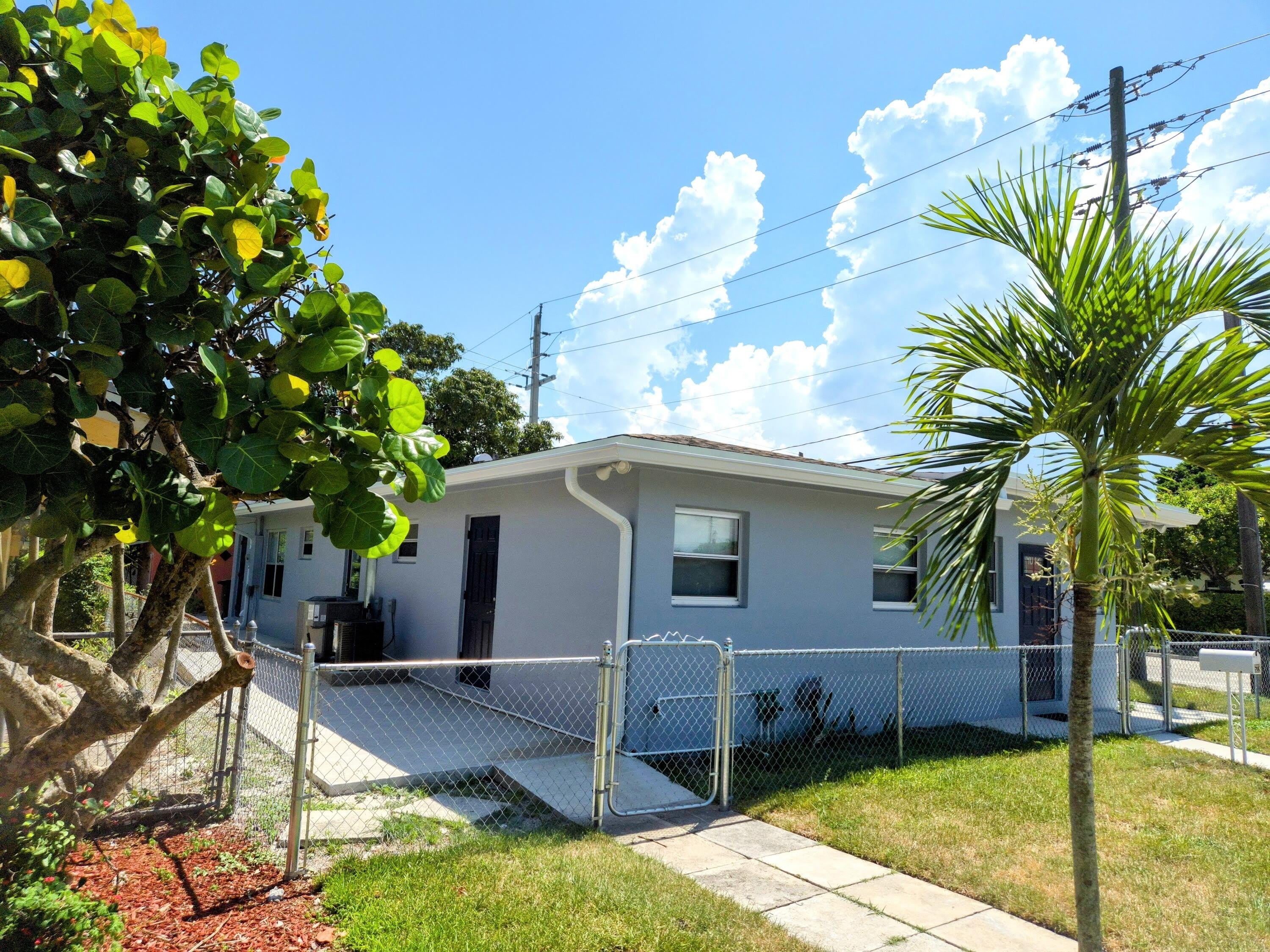 628 Monroe Drive – photo 1